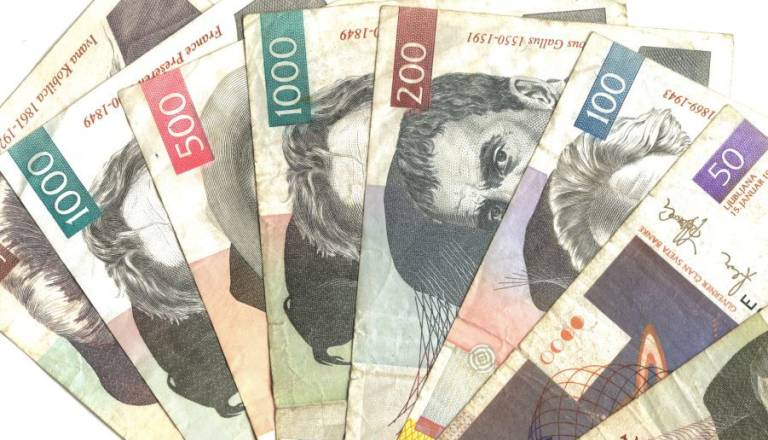 Se spomnite tolarjev? 200 tolarjev bi bilo danes vrednih več, kot si mislite