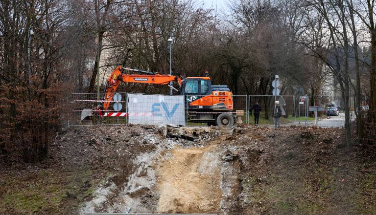 FOTO: Rušenje nadhodov na severni obvoznici se bliža koncu