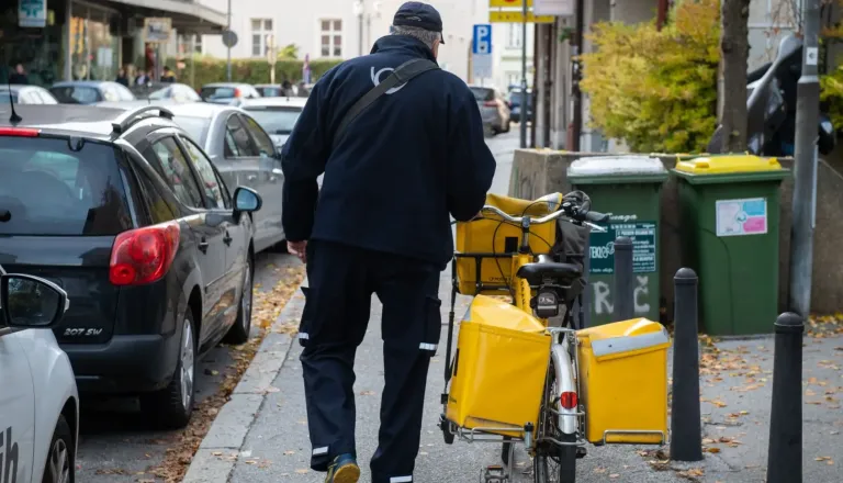 S februarjem spremembe delovnih časov v 142 poštah po Sloveniji