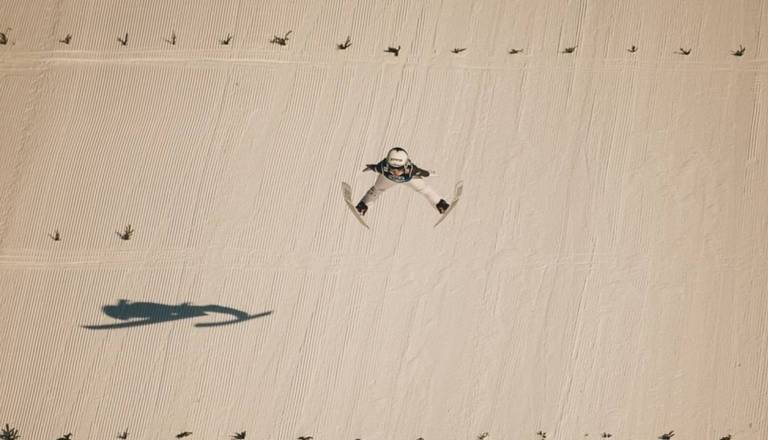 Skakalci danes v Predazzu branijo olimpijski naslov