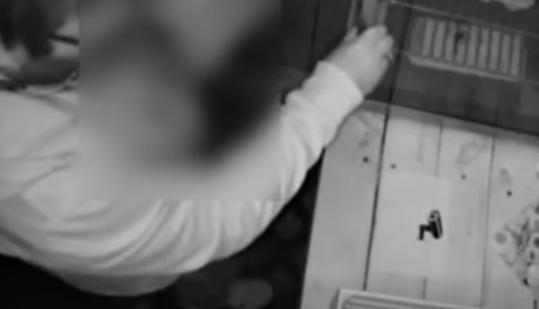 VIDEO: Po praznem jajcomatu so namestili kamere, storilcu še vedno puščajo možnost poplačila