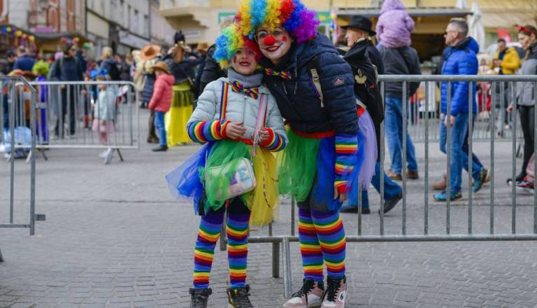 Kam ta konec tedna? Na Dolenjskem obilica odličnih koncertov in pustnih zabav