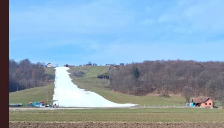 Ljubitelji smučanja, pozor! Globoki klanec začasno zaprt
