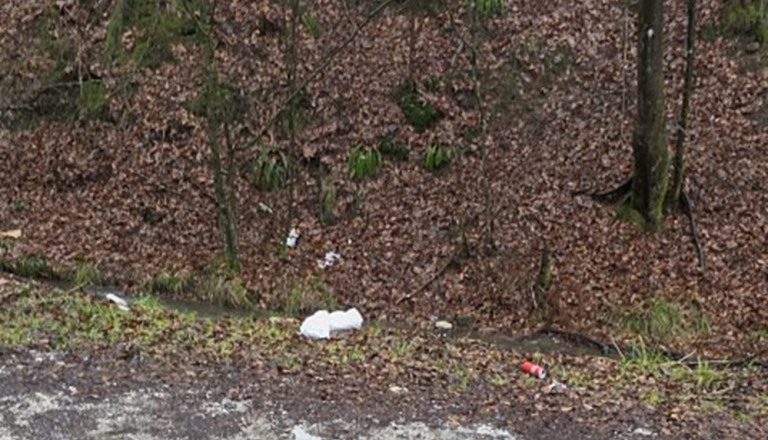 Prebivalci Golovca opozarjajo, da sem tam pozno ponoči zbirajo sumljive skupine