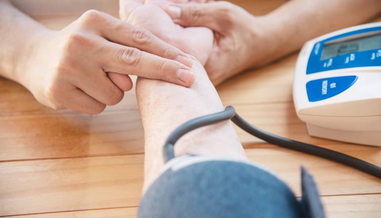 Štajerski zdravstveni dom opozarja: Na terenu se pojavlja lažna patronažna sestra, bodite previdni