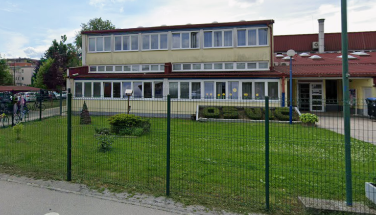 Prebivalci Viča zaskrbljeni: Bodo prvi razredi le še na Abramovi?