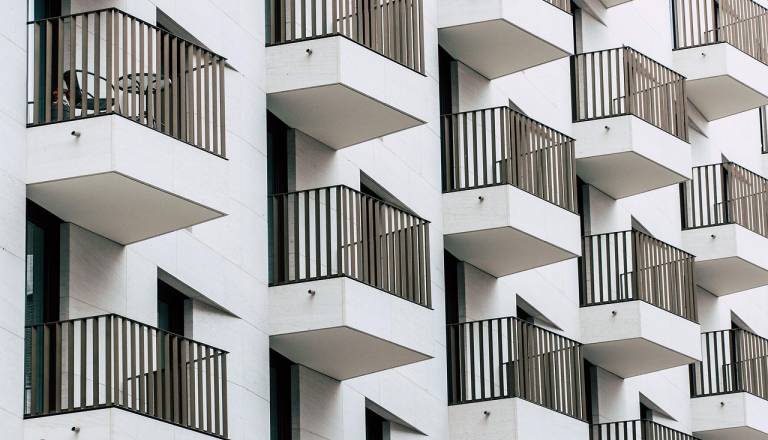 Zagotavljanje stanovanj tudi z ukrepi na najemnem trgu