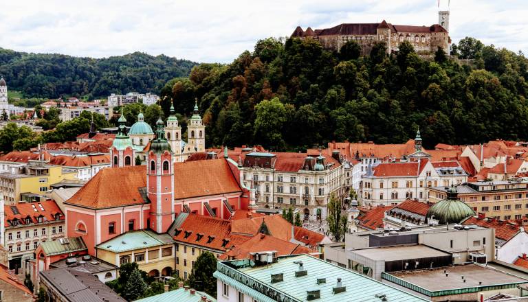Biomasni kotel, TEO Ljubljana in električni avtobusi med ključnimi projekti 2026