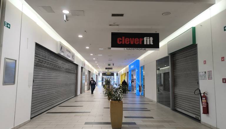 Knjižnica Studenci v nove prostore že spomladi, je nakupovalni center prava izbira?