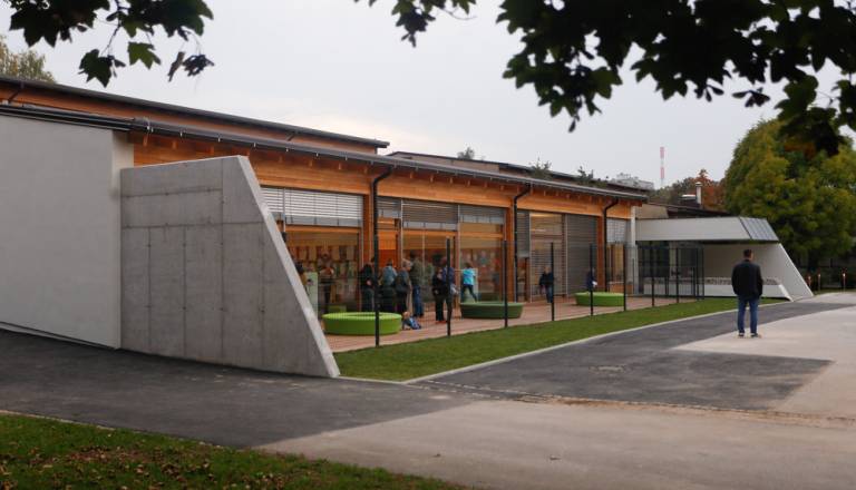 Prenova OŠ Milana Šuštaršiča dražja, podpisali že šesti aneks