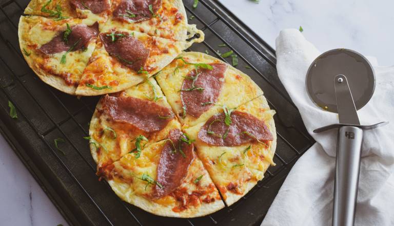 Kaj izbrati? Cvrtnik ali mikrovalovno pečico? 