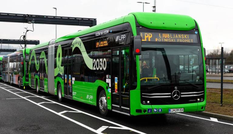 Vodikovi avtobusi v Ljubljani pod drobnogledom: Milijonska investicija in vprašanja o učinkovitosti