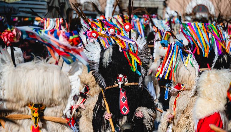 FOTO in VIDEO: Ptuj danes preplavile množice, vse se vrti okoli števila štiri