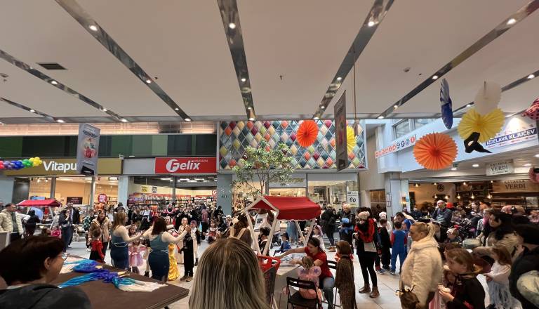 FOTO in VIDEO: Barve, tatuji, sladke dobrote... tako so rajali v mariborski Supernovi