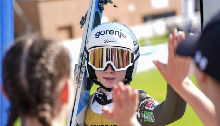 Odlična Nika Prevc v slovensko zbirko dodala še eno olimpijsko kolajno