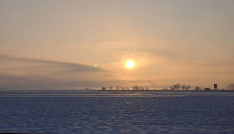 Mrzlo februarsko jutro, na Goričkem minus deset stopinj Celzija 