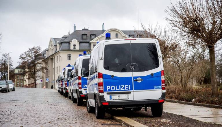  82-letnica več let skrivala truplo mame, da bi še naprej dobivala njeno pokojnino