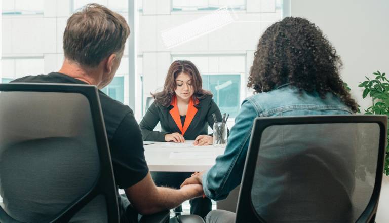 Odvzemi otrok na Gorenjskem: To, kar je naredil lokalni CSD, preseneča