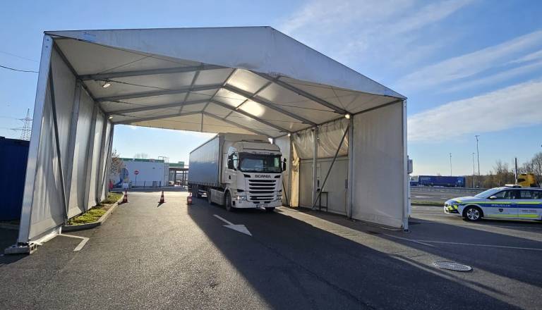 Odločale so sekunde: To, kar sta naredila pomurska policista, je 63-letnici rešilo življenje