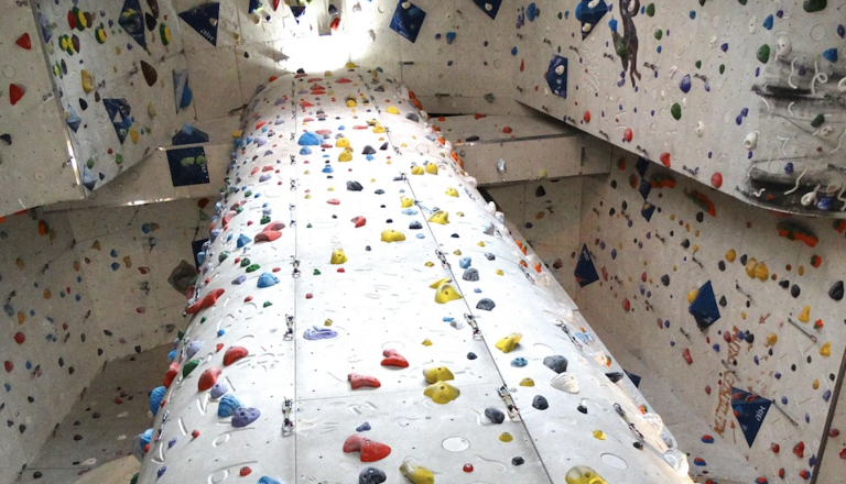 Na Dolenjskem si obetajo velik plezalni balvan