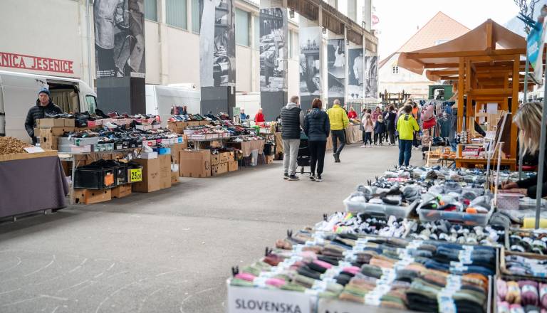 Jesenice se prebujajo: Kmalu stojnice za vrtičkarje in ljubitelje domačega