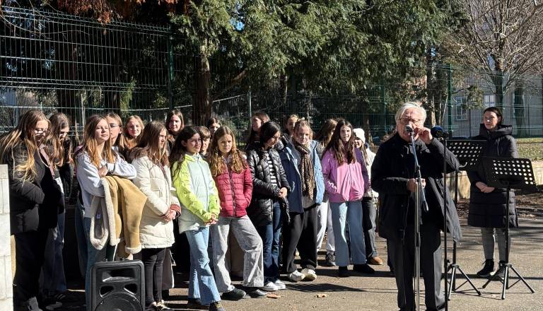 Na Gosposvetski cesti odkrili obnovljeno ploščo Prežihovemu Vorancu