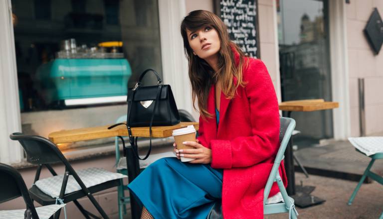 Tat je pobrskal po plaščih in torbicah v lokalu v centru Ljubljane, toliko je nakradel