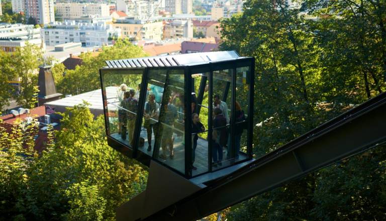 Vzpenjača na ljubljanski grad se po 20. letih ustavlja