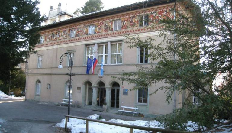 Blejčani povedali, kaj jih jezi: Nevarni pločniki, slaba osvetlitev, cestni dirkači