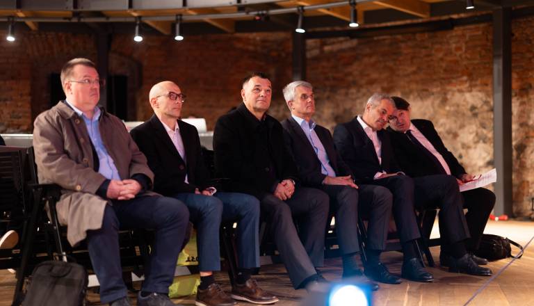 FOTO in VIDEO: Bo Maribor postal dom Nacionalnega centra za umetno inteligenco?