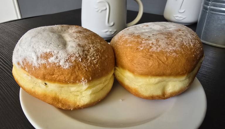 PREDLAGAJTE: Kje na Gorenjskem so naj krofi?