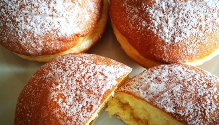 PREDLAGAJTE: Kje v Ljubljani ali okolici so naj krofi?