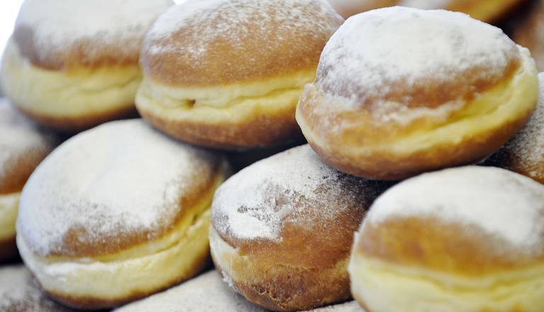 PREDLAGAJTE: Kje na Dolenjskem so naj krofi?