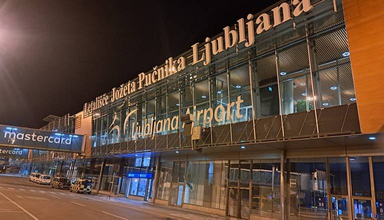 Brnik in Ljubljana bosta povezani z novo železniško progo: Takšni so načrti