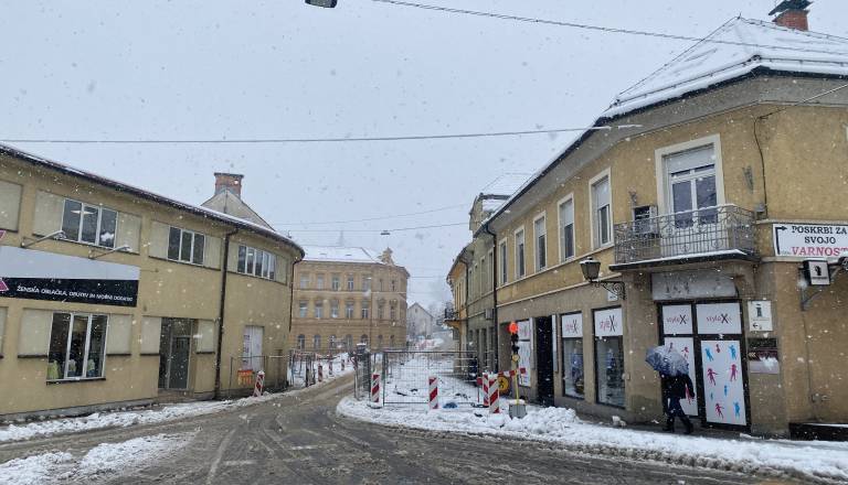Sneženje bo še vztrajalo, razkrivamo, kako dolgo