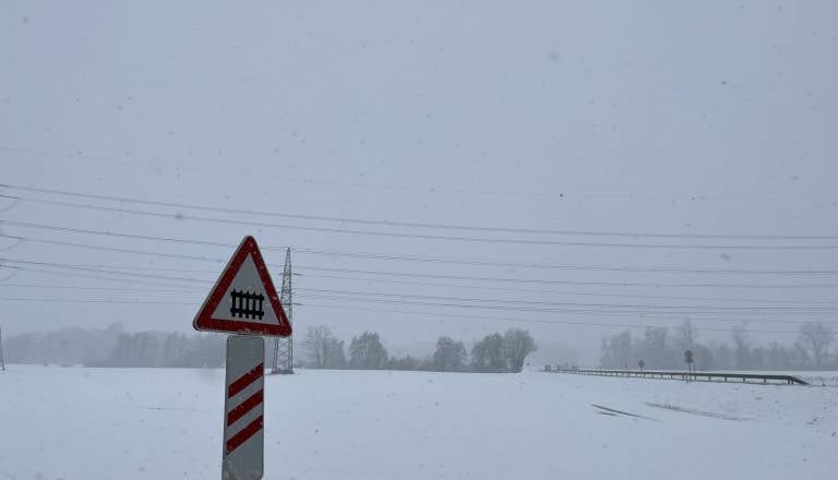 Elektrike ponekod ne bo še nekaj dni
