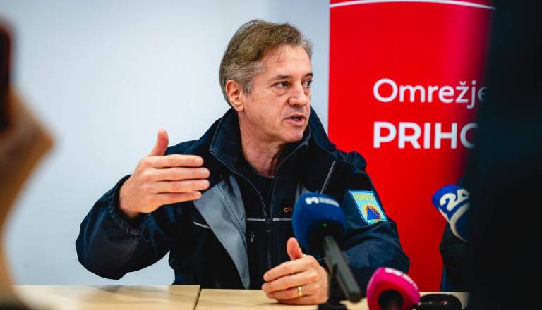 FOTO in VIDEO: Na severovzhodu vladajo izredne razmere, prišel je tudi Robert Golob