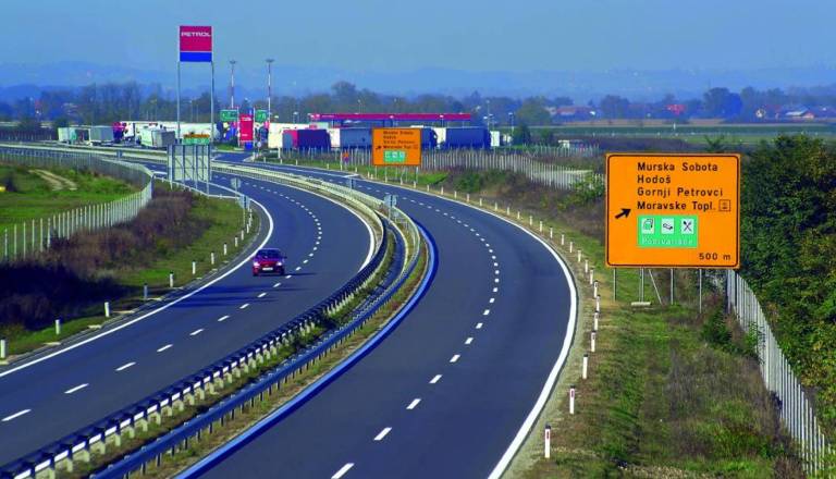 Kje na slovenskih avtocestah je poleti največ gneče? To so najbolj obremenjeni oseki