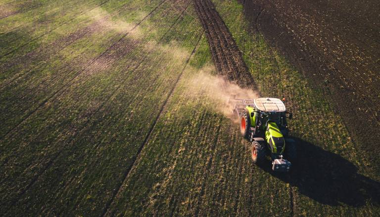 Kmetje napovedali blokado cest po vsej državi
