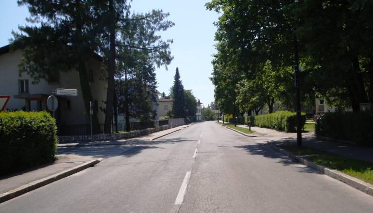 Dirkališče sredi Ljubljane? Na Škrabčevi že več nesreč, župan Janković težave ne vidi