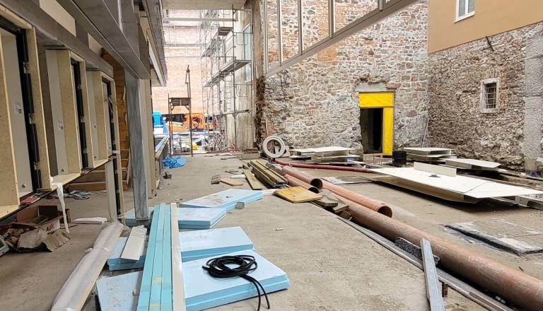 Kako napreduje Center Rotovž? Nov prehod med Lekarniško ulico in Rotovškim trgom že viden