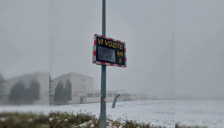 Pomurska občina namestila prikazovalnik hitrosti, meritve zaskrbljujoče