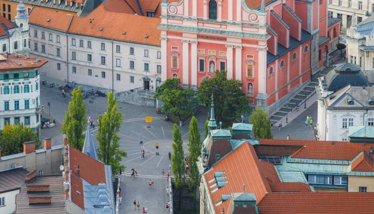 V centru Ljubljane pisarna za skoraj 2000 evrov na mesec