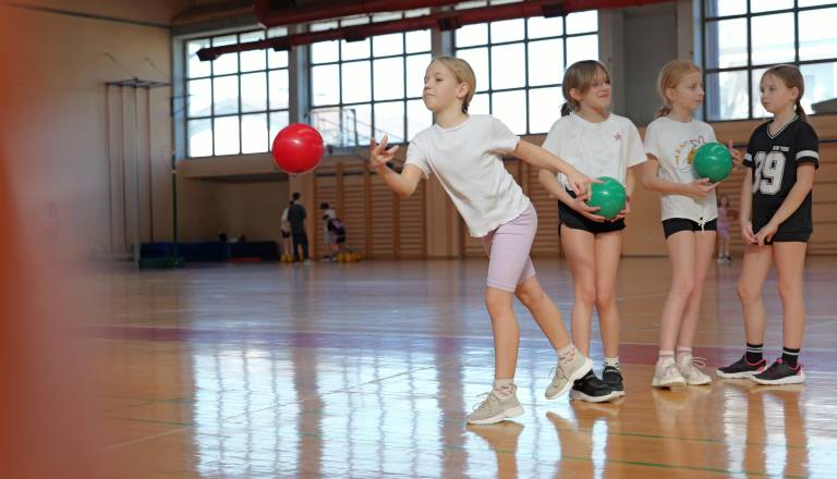 FOTO in VIDEO: Šport kot nuja za razvoj možganov, aktivne zimske počitnice v Murski Soboti privabile 39 otrok, 