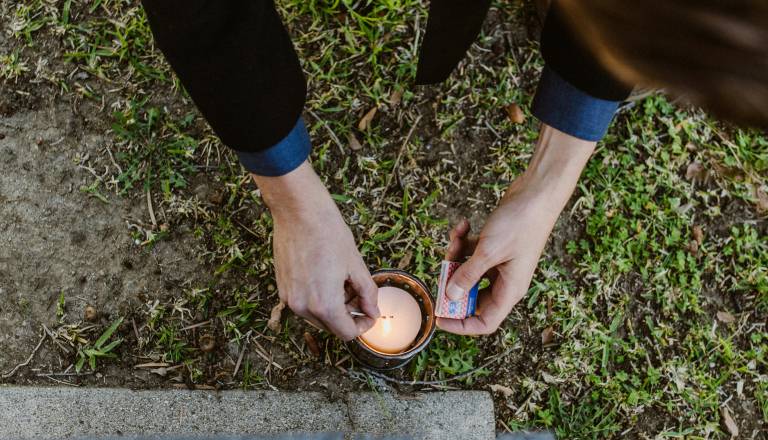 Po tragični smrti Antonia na Jesenicah stopili skupaj: V Slovenijo zdaj prihaja sestra umrlega