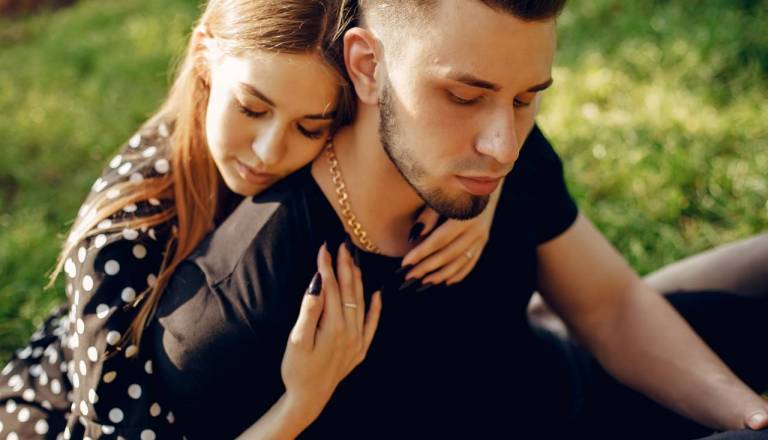 Bo stara ljubezen spet potrkala na vrata? Zvezde napovedujejo dramatičen preobrat