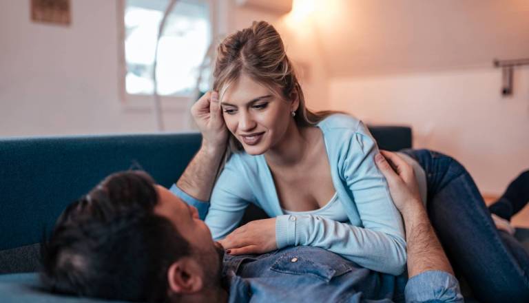 Pretekle napake ali stare strasti? Zvezde razkrivajo, kdo bo prejel usodno sporočilo