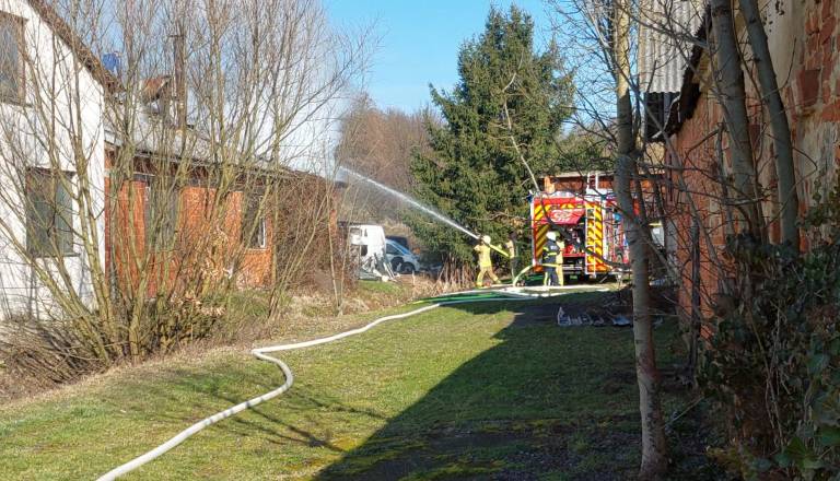 FOTO in VIDEO: Požar v Pomurju, zagorela naj bi delavnica z lesnimi sekanci