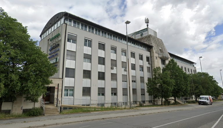 Poslovni velikan v Mariboru: Za 3,75 milijona naprodaj poslovni kompleks s skoraj 200 parkirišči