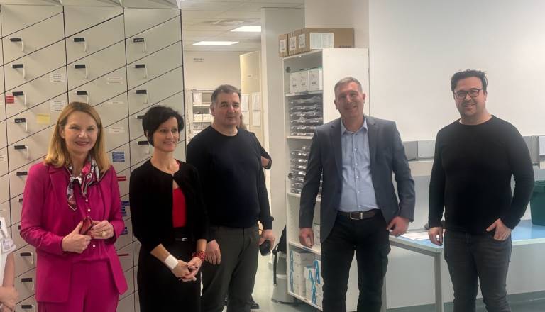 Novomeška bolnišnica med najnaprednejšimi, uvajajo robotizirano lekarno